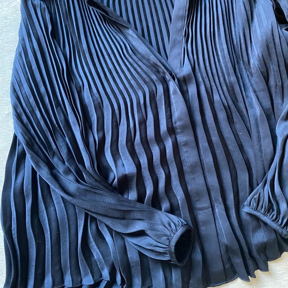 Vince Black Pleated Blouse - Picture 8 of 8